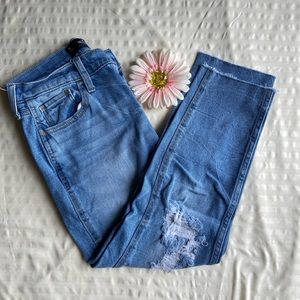 Hollister Low-rise crop boyfriend jeans